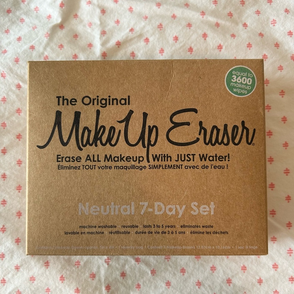 New in Box Makeup Eraser Neutral 7-Day Set